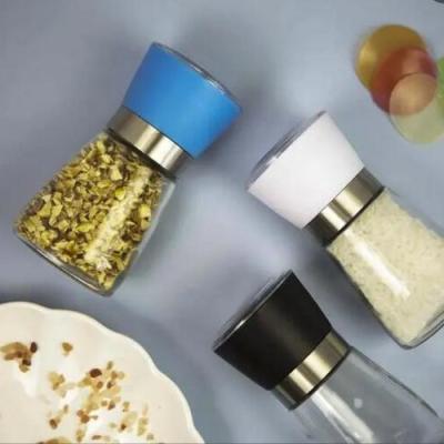 Operation of ceramic core pepper grinder [Video] description