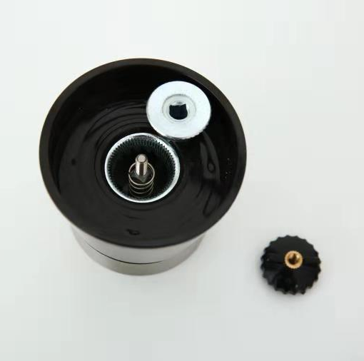 Carbon steel core spice grinder 